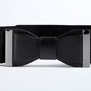 Torrid Size 2 Elastic Faux Leather Bow Belt